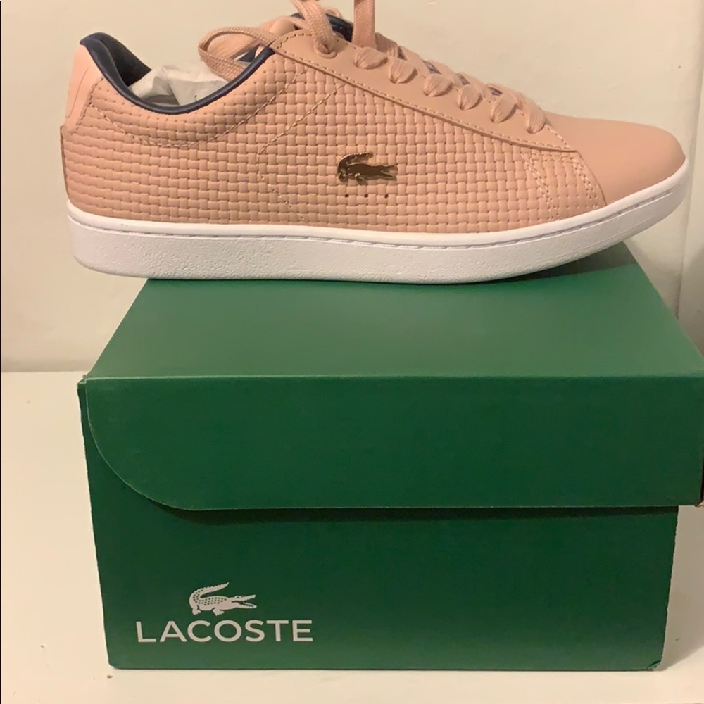 Shoe